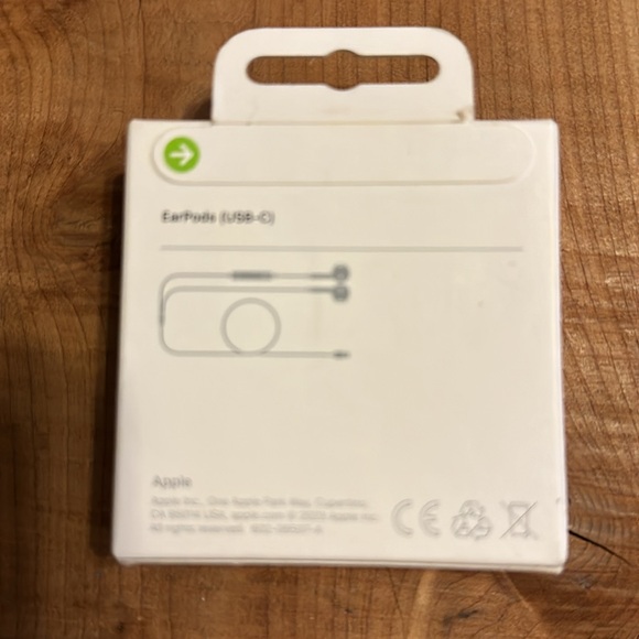 Apple EarPods - Picture 2 of 3